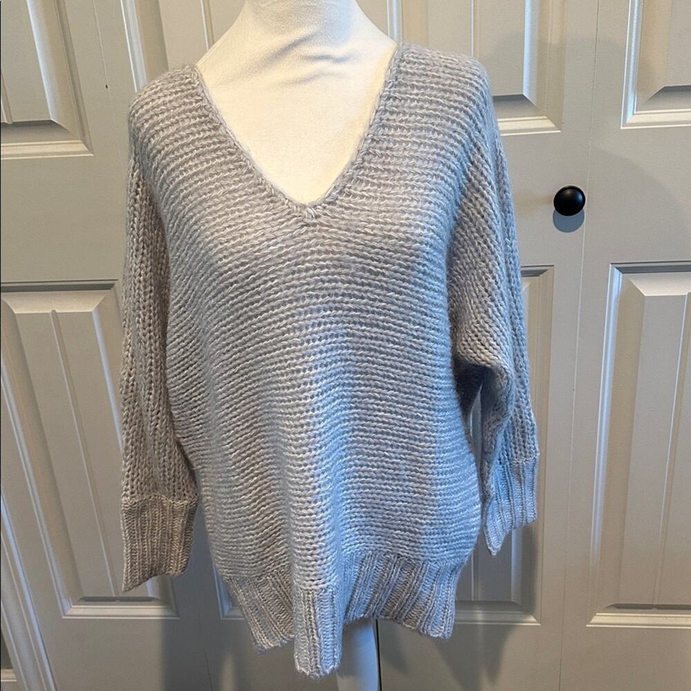 American Eagle Large Y2K Light Gray Wool/Mohair-Blend Open‎ Knit V-Neck Sweater